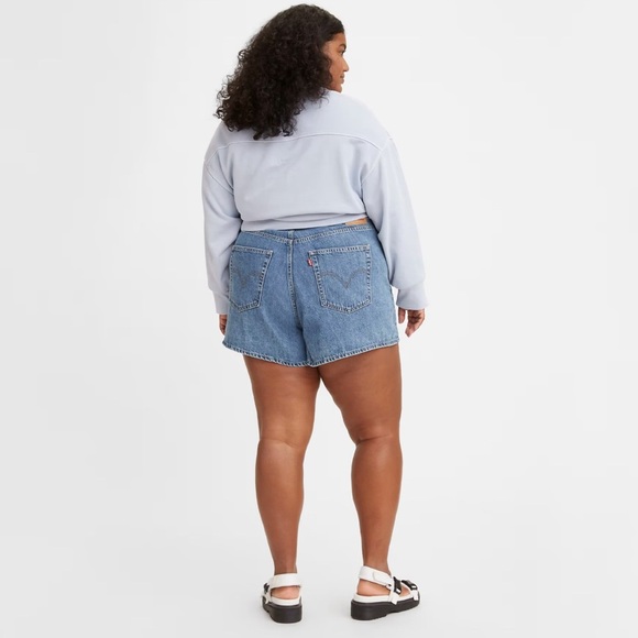 NEW! Levi"s High Waisted Mom Shorts Denim Jean Blue Medium Wash SZ 24W - Picture 7 of 16